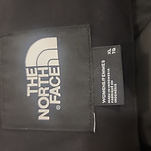 THE NORTH FACE Arctic Down Parka - Women's, BLACK - Picture 9 of 10